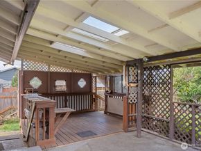 22905 SE 106th PL SE, Kent WA 98031