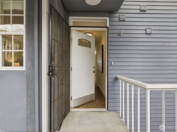 1758 Dexter Avenue N 4, Seattle WA 98109