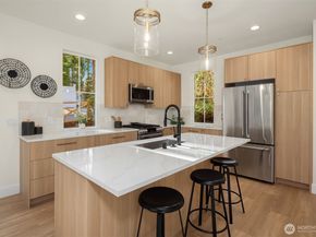 11810 NE 103rd Place, Kirkland WA 98033