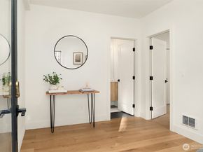 2337 10th Avenue E D, Seattle WA 98102