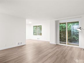 6101 204th Street SW A2, Lynnwood WA 98036