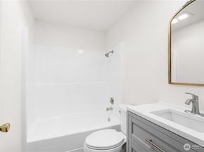 6101 204th Street SW A2, Lynnwood WA 98036