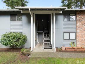 1605 149th Place SE 1, Bellevue WA 98007
