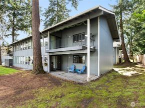 1605 149th Place SE 1, Bellevue WA 98007