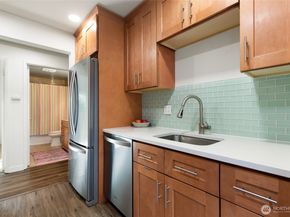 1605 149th Place SE 1, Bellevue WA 98007