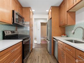 1605 149th Place SE 1, Bellevue WA 98007