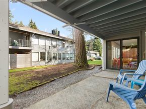 1605 149th Place SE 1, Bellevue WA 98007