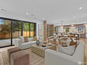 1020 107th Avenue SE, Bellevue WA 98004