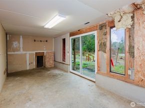 13607 W Raven Lane, Bremerton WA 98312