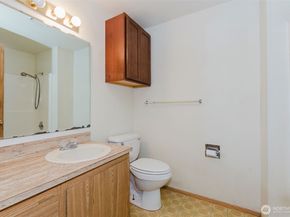 13607 W Raven Lane, Bremerton WA 98312