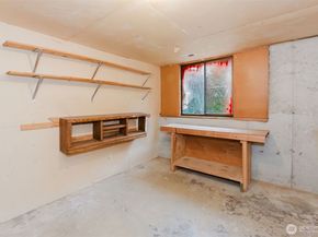 13607 W Raven Lane, Bremerton WA 98312