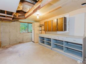 13607 W Raven Lane, Bremerton WA 98312