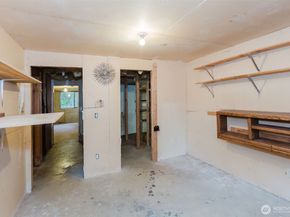 13607 W Raven Lane, Bremerton WA 98312