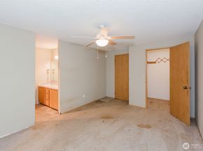 13607 W Raven Lane, Bremerton WA 98312