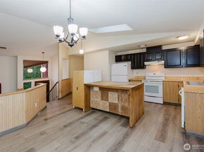 13607 W Raven Lane, Bremerton WA 98312