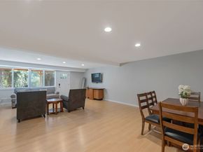 2840 108th Avenue SE, Bellevue WA 98004