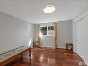 2840 108th Avenue SE, Bellevue WA 98004