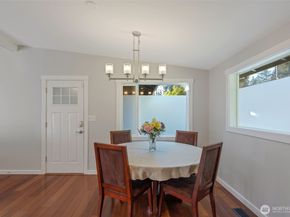 2840 108th Avenue SE, Bellevue WA 98004