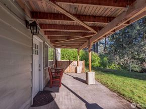 2840 108th Avenue SE, Bellevue WA 98004