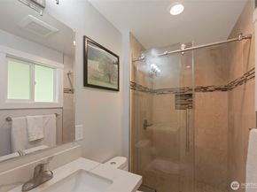 2840 108th Avenue SE, Bellevue WA 98004