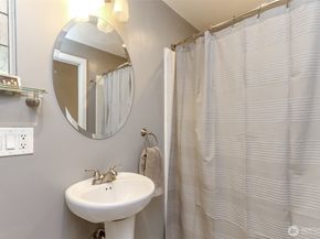 2424 SW 152nd Street, Burien WA 98166