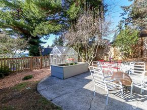 2424 SW 152nd Street, Burien WA 98166