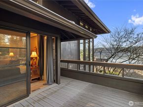 5425 96th Avenue SE, Mercer Island WA 98040