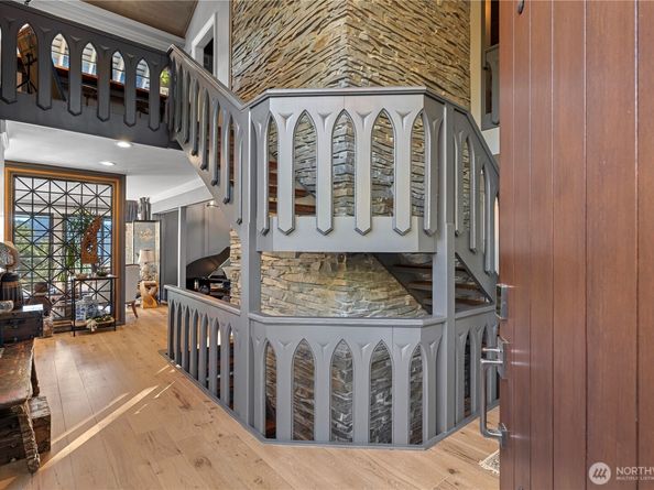 5425 96th Avenue SE, Mercer Island WA 98040