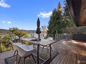 5425 96th Avenue SE, Mercer Island WA 98040