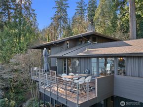 5425 96th Avenue SE, Mercer Island WA 98040