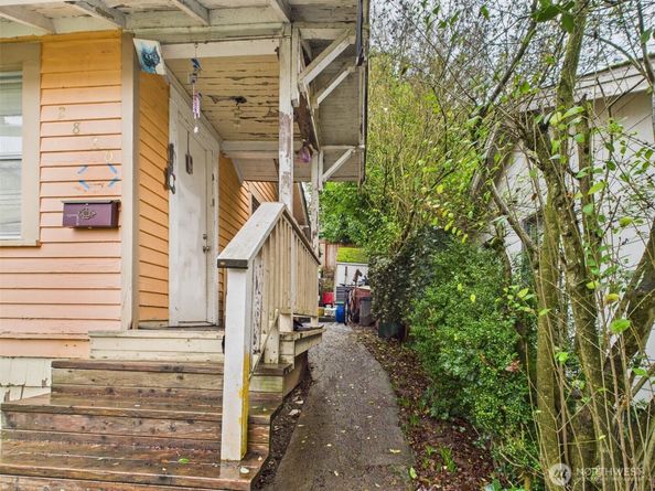 2820 29th Avenue S, Seattle WA 98114