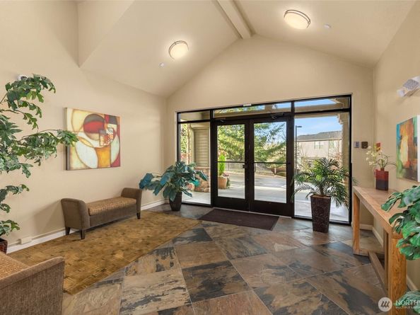 6800 132nd Place SE E207, Newcastle WA 98059