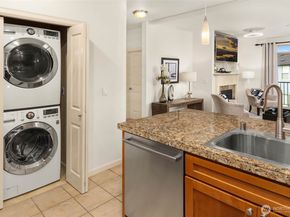 6800 132nd Place SE E207, Newcastle WA 98059