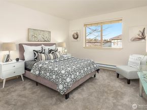 6800 132nd Place SE E207, Newcastle WA 98059