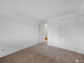 300 N 130th Street 7203, Seattle WA 98133