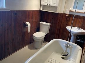 7043 17 Avenue NW, Seattle WA 98117