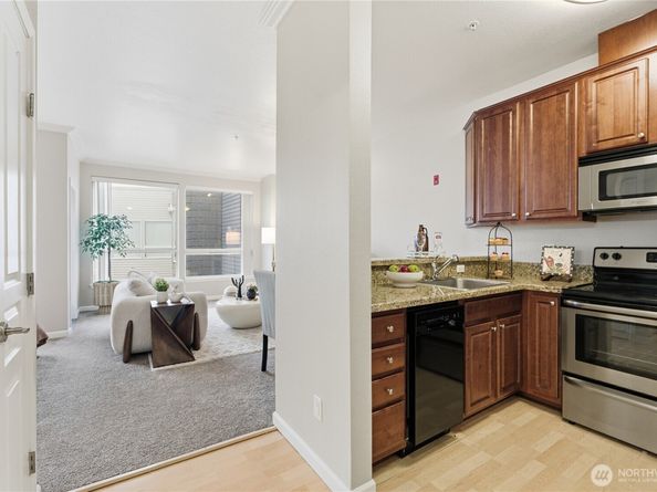 225 Logan Avenue S 308, Renton WA 98057