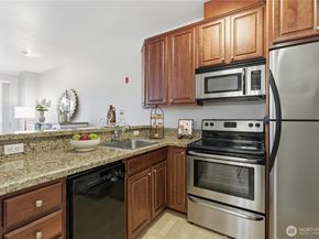 225 Logan Avenue S 308, Renton WA 98057