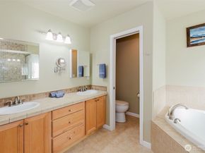 1568 Puget Drive E, Port Orchard WA 98366