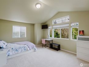 1568 Puget Drive E, Port Orchard WA 98366