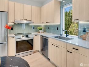 4409 B S Holly Street, Seattle WA 98118