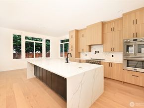 17526 Fremont Avenue N, Shoreline WA 98133