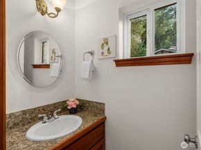 20803 NE 15th Lane, Sammamish WA 98074