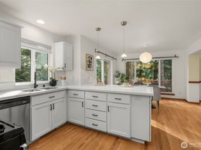 20803 NE 15th Lane, Sammamish WA 98074