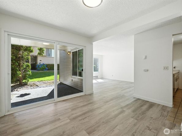 4404 146th Place NE N16, Bellevue WA 98007