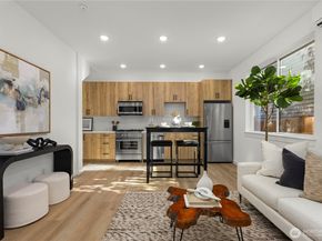 6540 B Latona Avenue NE, Seattle WA 98115