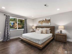 1525 218th Place NE, Sammamish WA 98074