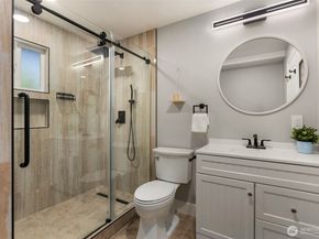 1525 218th Place NE, Sammamish WA 98074