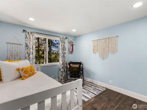 1525 218th Place NE, Sammamish WA 98074