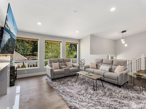 1525 218th Place NE, Sammamish WA 98074